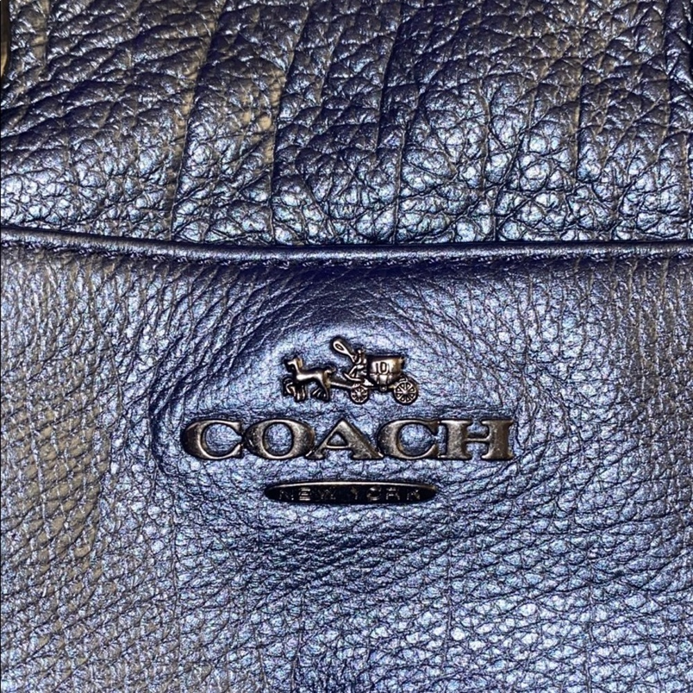 I am selling a coach bag